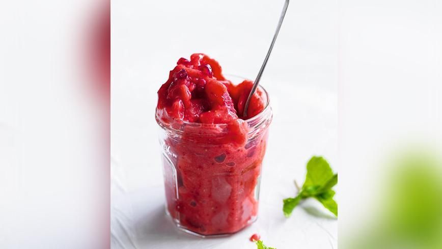 AllenAndUnwin's tweet photo. Enjoy a delicious Noodle Salad + 2 minute Strawberry Gelato from @SallyObermeder &amp; @maha_koraiem's #SimpleandLean https://t.co/jxtTJizssw https://t.co/rrkBkmHVOV