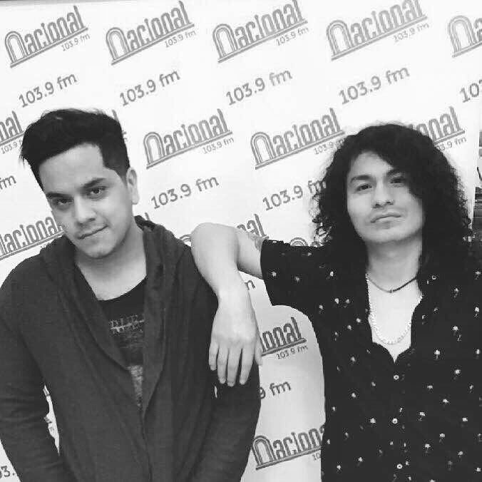 zerobalasmusica's tweet photo. Antes de entrar a la entrevista en @RadioNacionalFM @noticias_tvperu https://t.co/kSLH1bnMsj