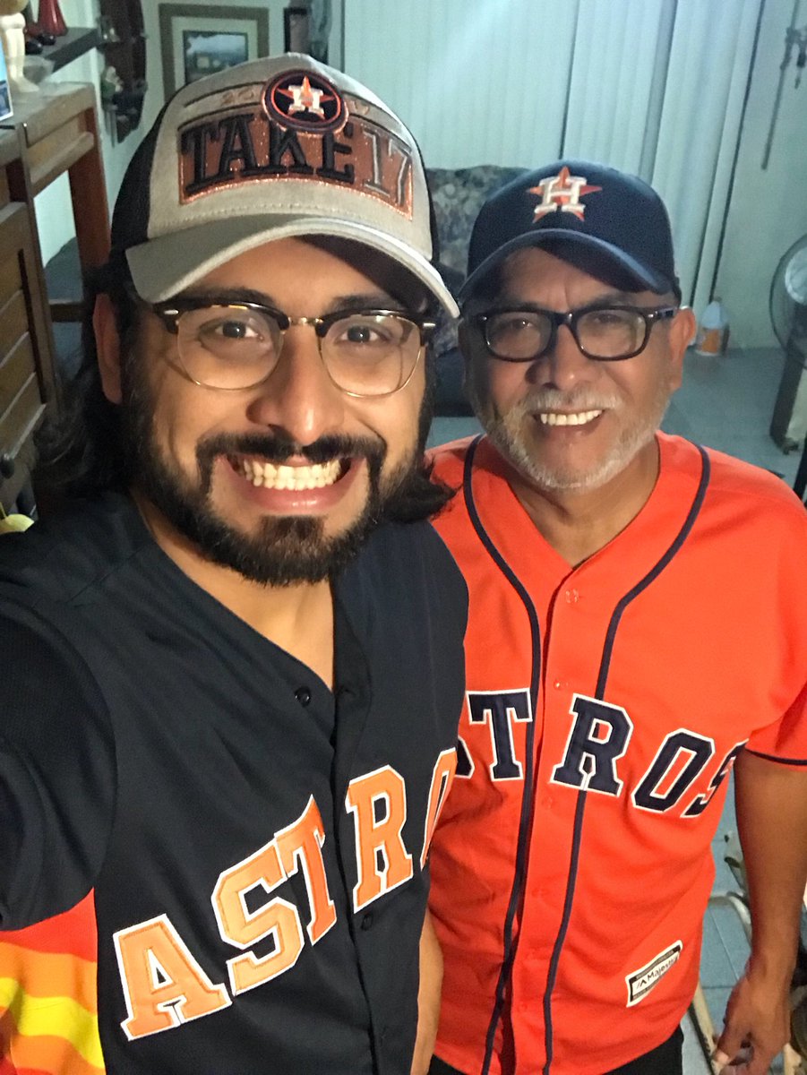 raulsandia's tweet photo. ¡Vamos por la serie mundial! #Astros #EarnHistory #WS #QuienParaRey ⚪️🔶⚪️🔶⚾️ https://t.co/YeCmWeg4GG
