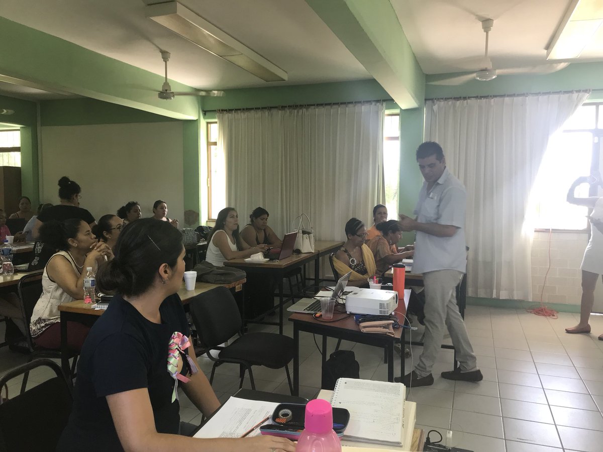 AnaochoaM's tweet photo. Un ciclo que se cierra con la satisfacción de compartir lo aprendido y dar confianza a docentes 3a sesión #ProyectodeEnseñanza #ATPSector08 https://t.co/liFAFRi7n2