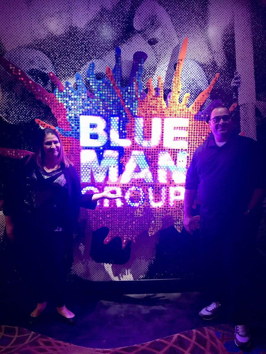 nyctechmommy's tweet photo. Another great night checking out #BlueManGroup β This time in #LasVegas! Hereβs our #blueman face! Lol π #bloggingblue #daretolive #hosted https://t.co/ZYkzqnbCnc