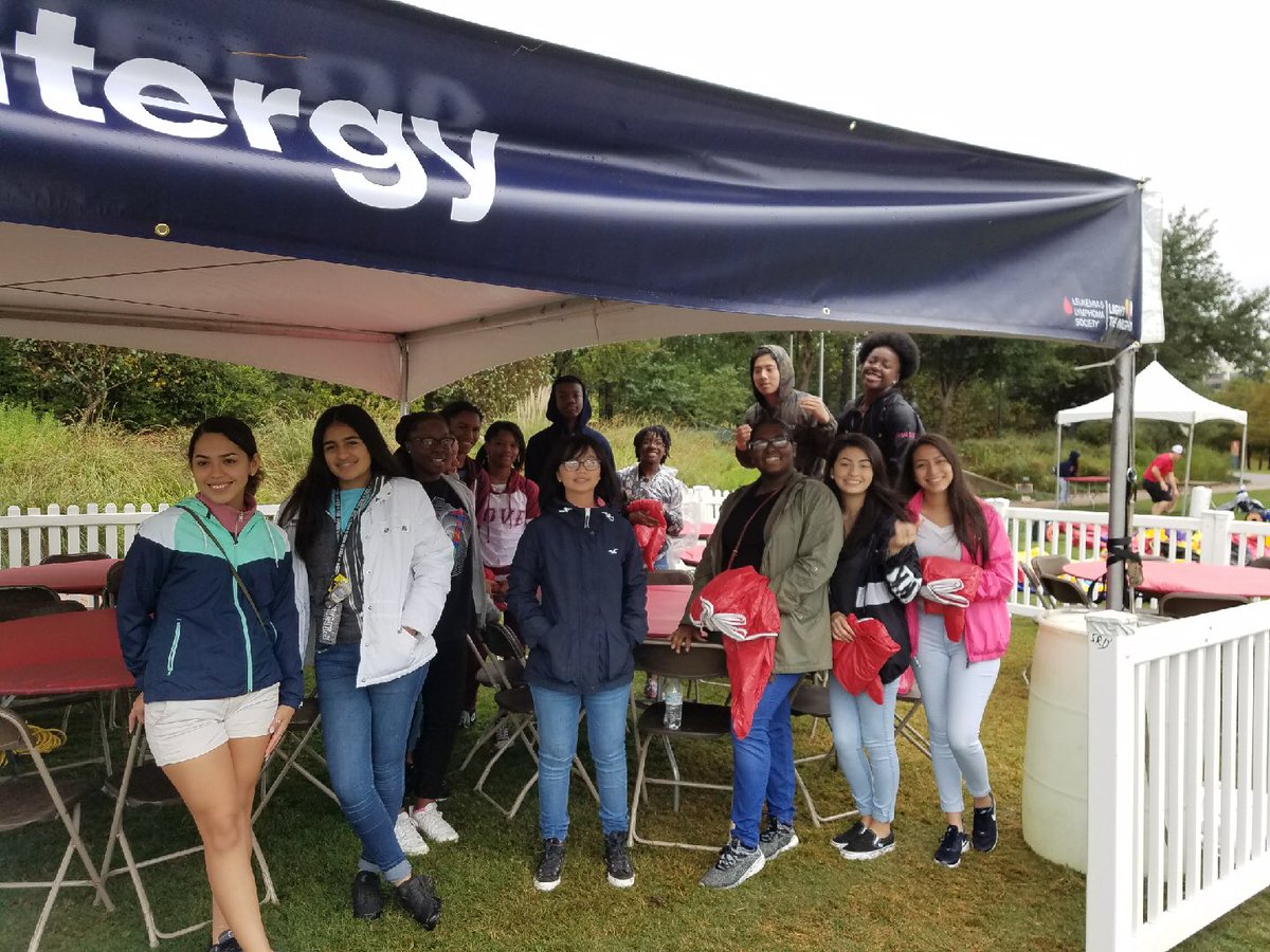 SpringHighHOSA's tweet photo. Light the Night was a success ππ #viewsfromarea6 #lightthenight https://t.co/v3swur4k0X