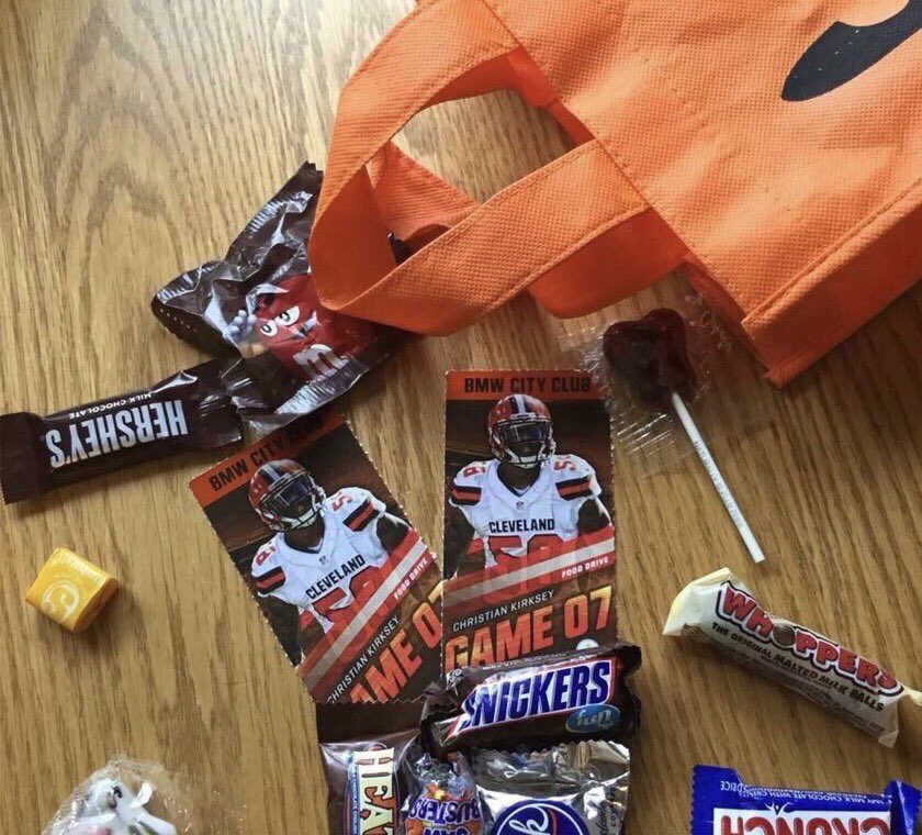 NFLMemes's tweet photo. Parents - Please check your children's candy this Halloween!! I just found two Browns tickets in my kid's bag! https://t.co/aVxob2zOMM