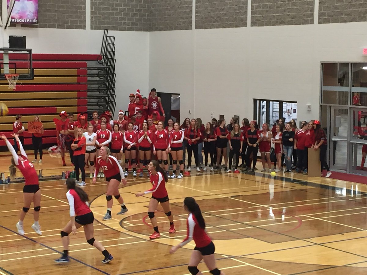 SRPSD_Director's tweet photo. Carlton students show Crusader spirit as they cheer on the girls in city finals. #SRPSD #excellenceforeverylearner https://t.co/I1iHWcQ9IS