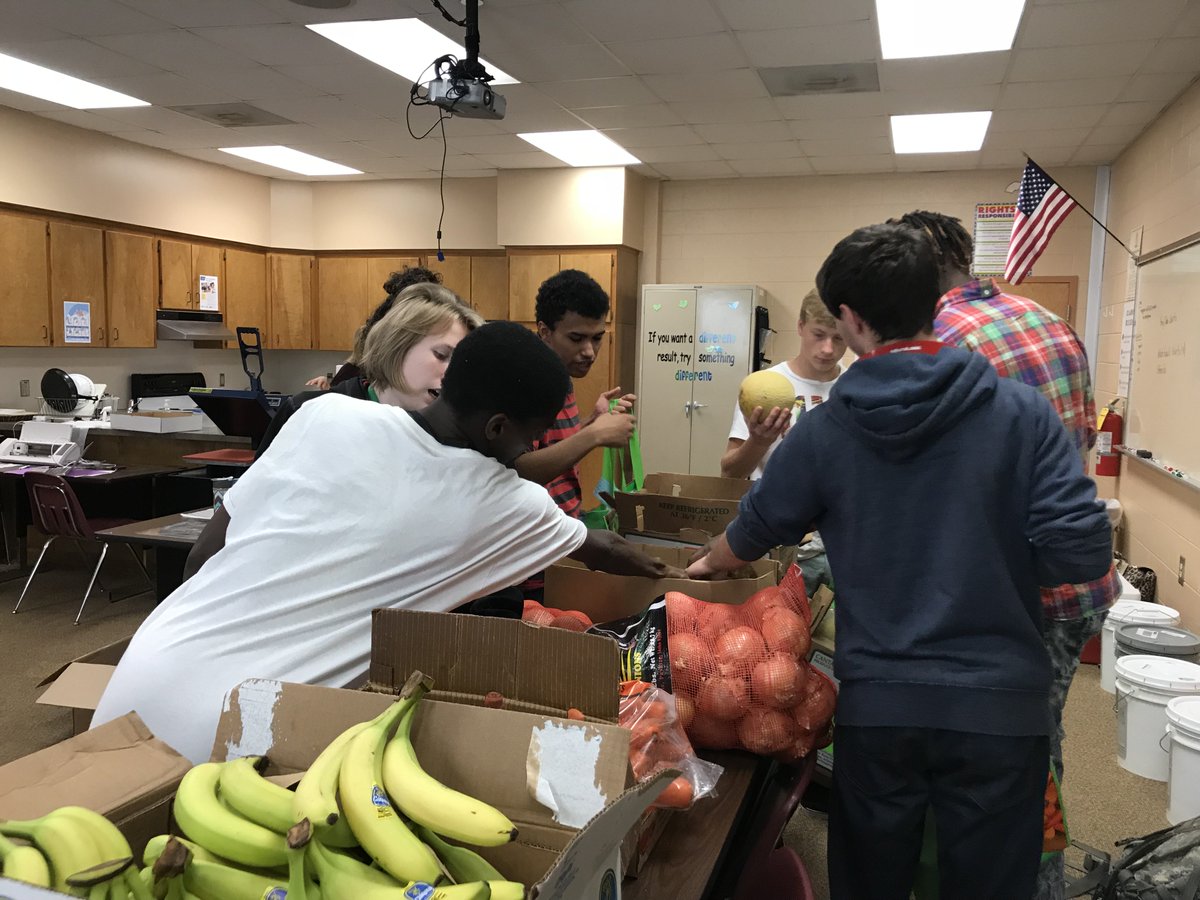 PHSOCP's tweet photo. Today, we were hard at work making produce baskets...one of our many school-based businesses. #PanthersAtWork https://t.co/bfxz9osXP5