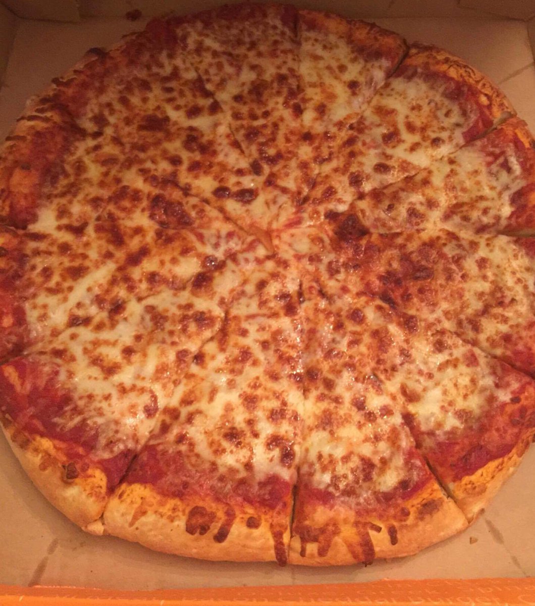 disneyfan40's tweet photo. @CottageInn #CIPizzaMonth Yummy hot pizza! https://t.co/2hEzYCngRk