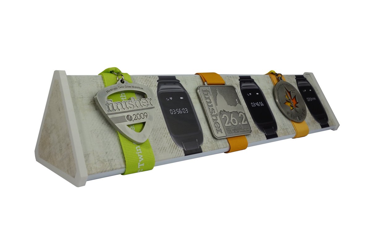 Medal_Mode's tweet photo. @BibRave Q2: Important so I can brag about my time all year long, right next to my medal 👌 #bibchat https://t.co/xIp8t9v0YX