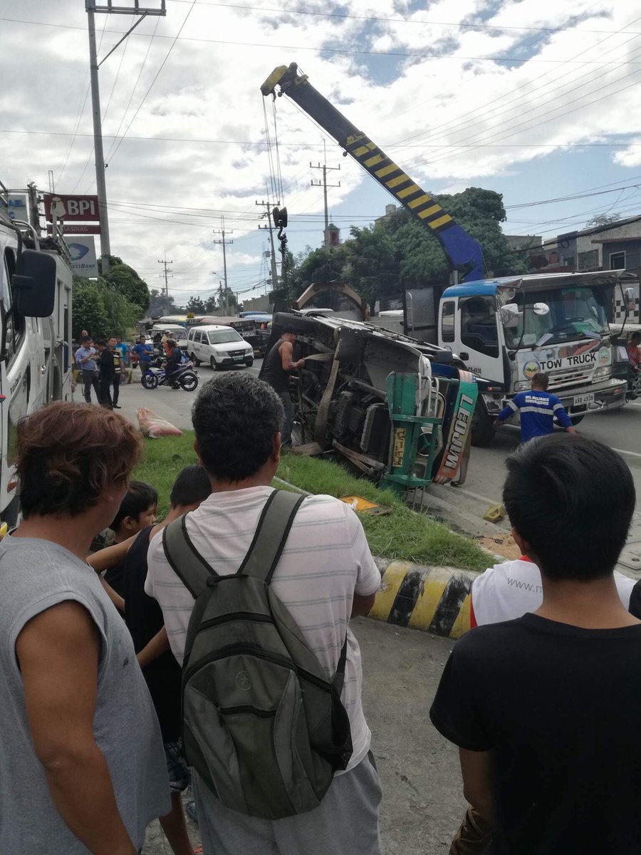 ascendanttroops's tweet photo. Reported by sir Adrian Ramirez, vehicular accident lampas ng masinag pa franchia @YouScoop https://t.co/v53jCkv7W3