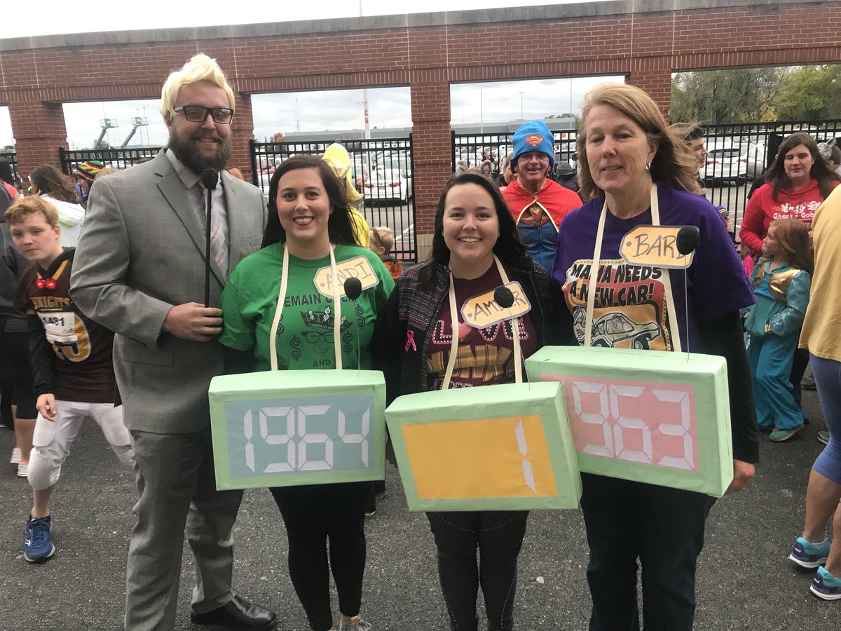 GEnrightWHIO's tweet photo. At the #OhioRiverRoadRunnersClub annual #GhostNGoblins 5K at #WelcomeStadium in #Dayton @whiotv #ORRRC ๐๐๐๐ฝโโ๏ธ https://t.co/0nD78OmHkJ