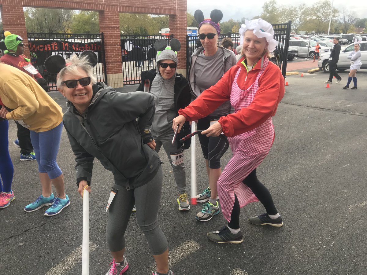 GEnrightWHIO's tweet photo. At the #OhioRiverRoadRunnersClub annual #GhostNGoblins 5K at #WelcomeStadium in #Dayton @whiotv #ORRRC ๐๐๐๐ฝโโ๏ธ https://t.co/Md8Blbvkuv
