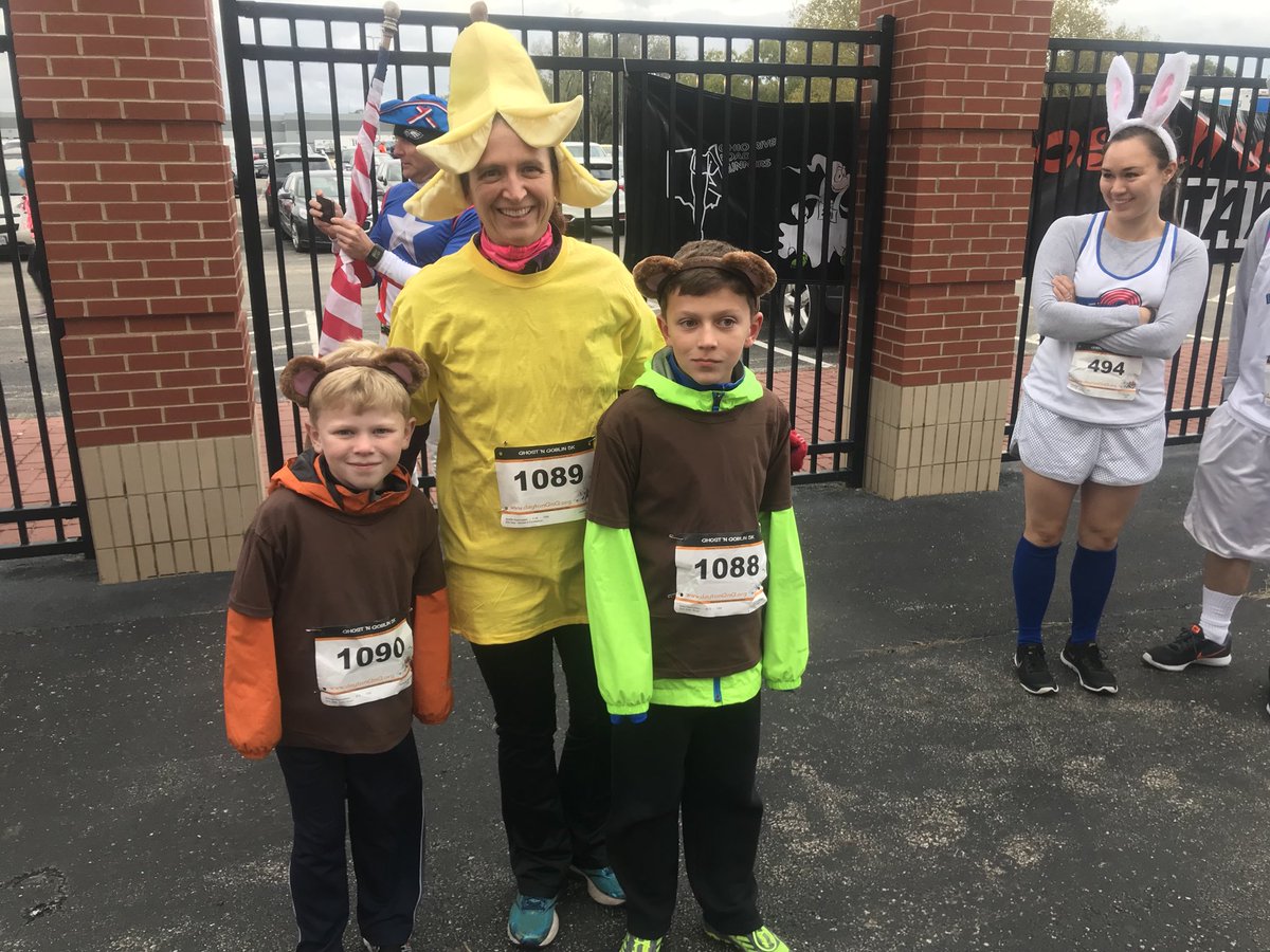 GEnrightWHIO's tweet photo. At the #OhioRiverRoadRunnersClub annual #GhostNGoblins 5K at #WelcomeStadium in #Dayton @whiotv #ORRRC ๐๐๐๐ฝโโ๏ธ https://t.co/VHGmZJwoLi