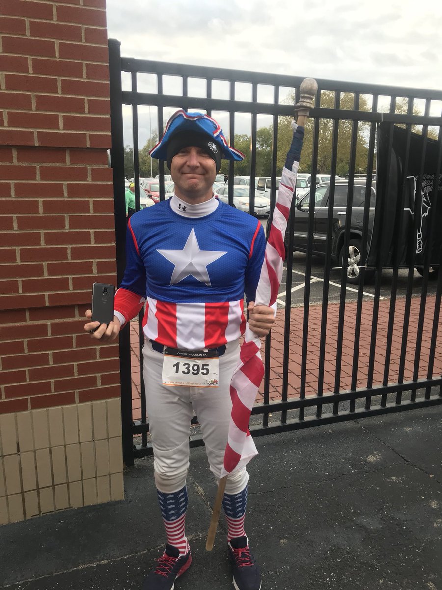 GEnrightWHIO's tweet photo. At the #OhioRiverRoadRunnersClub annual #GhostNGoblins 5K at #WelcomeStadium in #Dayton @whiotv #ORRRC ๐๐๐๐ฝโโ๏ธ https://t.co/c1PZFT5oBt