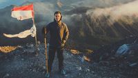 otopsiacom's tweet photo. Tips  Naik  Gunung  dari  Polisi #Ganteng  Andre #Ferdiansyah  https://t.co/1pOy1YDi6z https://t.co/6f7FrahrqR