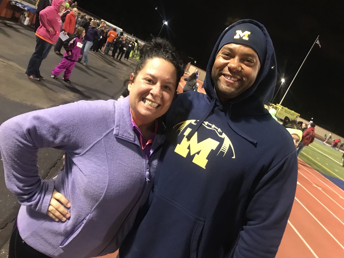 GEnrightWHIO's tweet photo. At the #OhioRiverRoadRunnersClub annual #GhostNGoblins 5K at #WelcomeStadium in #Dayton @whiotv #ORRRC ๐๐๐๐ฝโโ๏ธ https://t.co/5G0C9LJ4bp