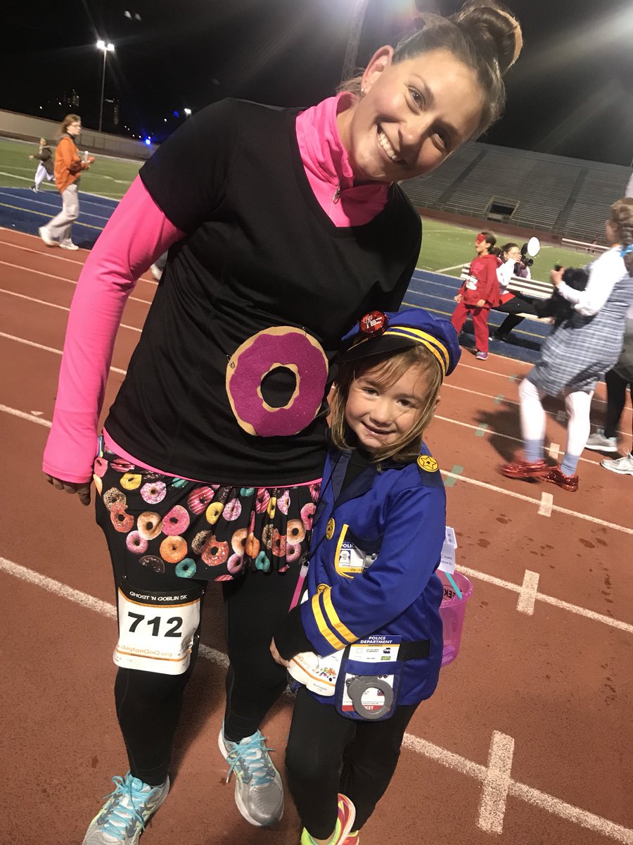 GEnrightWHIO's tweet photo. At the #OhioRiverRoadRunnersClub annual #GhostNGoblins 5K at #WelcomeStadium in #Dayton @whiotv #ORRRC ๐๐๐๐ฝโโ๏ธ https://t.co/mZwQnizZ9H