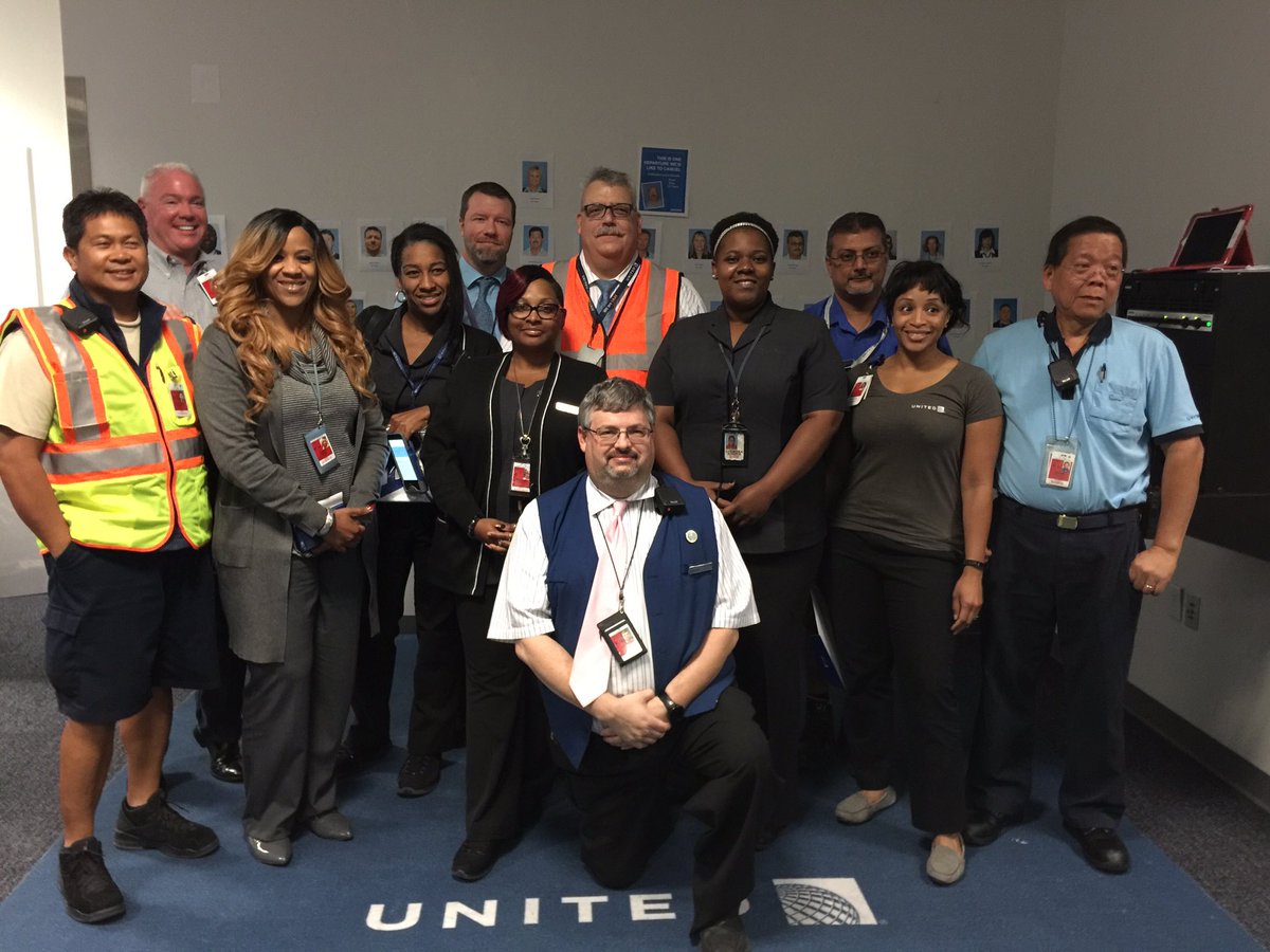 UAPolly1986's tweet photo. EOM in IAH. #iahproud #beingunited @weareunited https://t.co/NQ8ZldlPqP