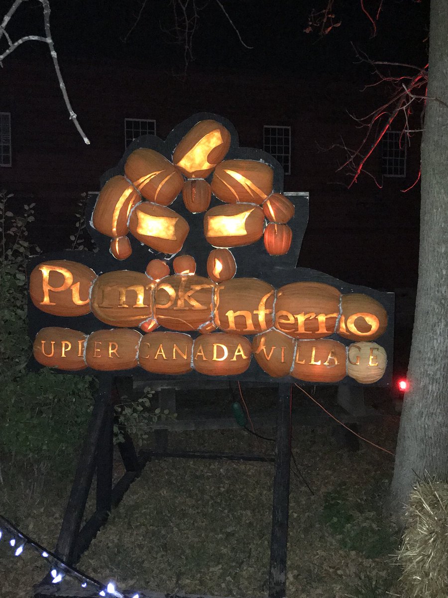 lhpoon's tweet photo. 🍂🎃🔥#Pumpkinferno 🔥🎃🍂
 #UpperCanadaVillage 
You’ll marvel at the  imagination, behold at the artistry &amp; astound that its all from pumpkins!🇨🇦 https://t.co/mGGGfM0Ybb