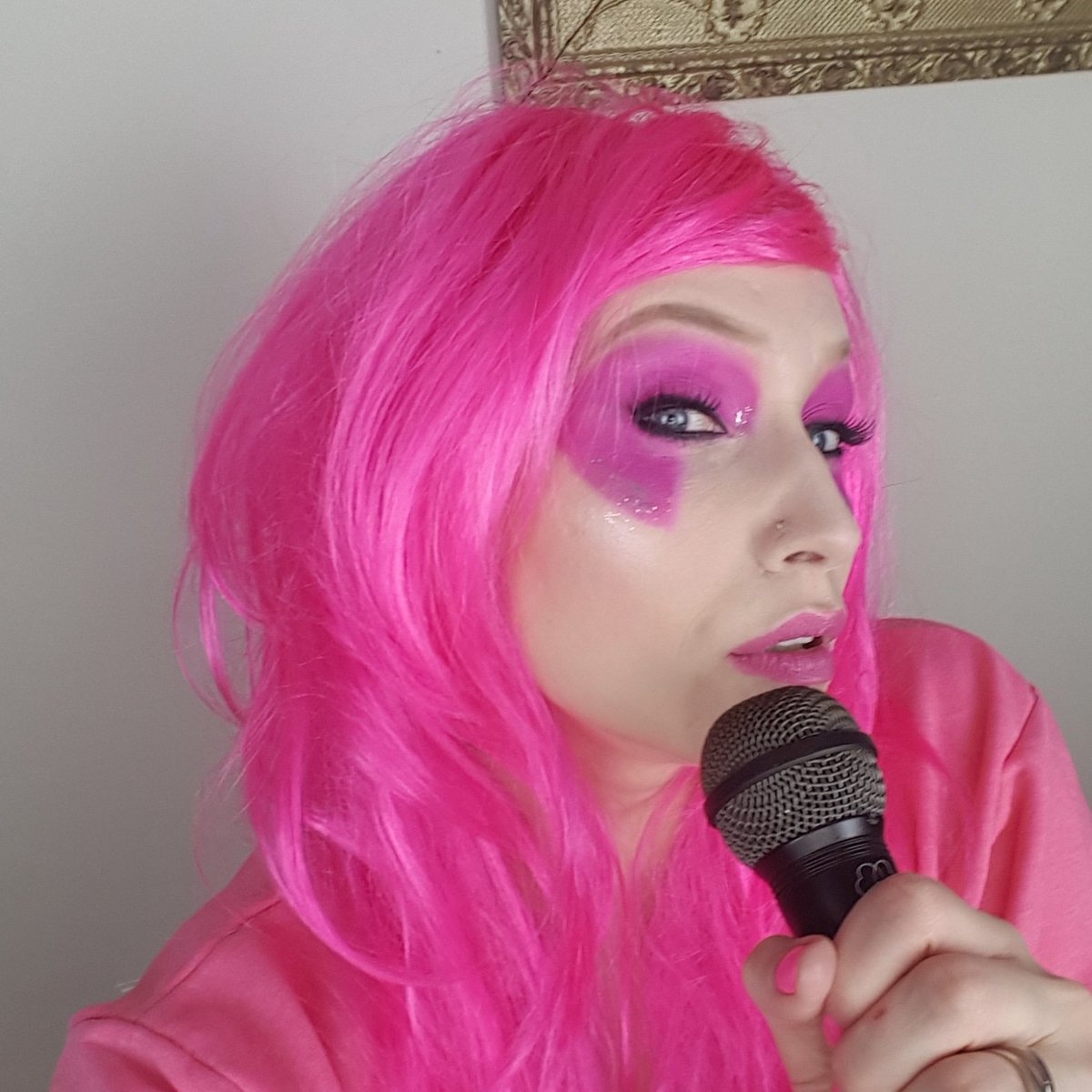 coffeeb4beauty's tweet photo. I would like to be Jem everyday. #Jemandtheholograms #itsshowtimesynergy #makeuptutorial #halloween #halloweentutotiral https://t.co/6ekw0sHgX7