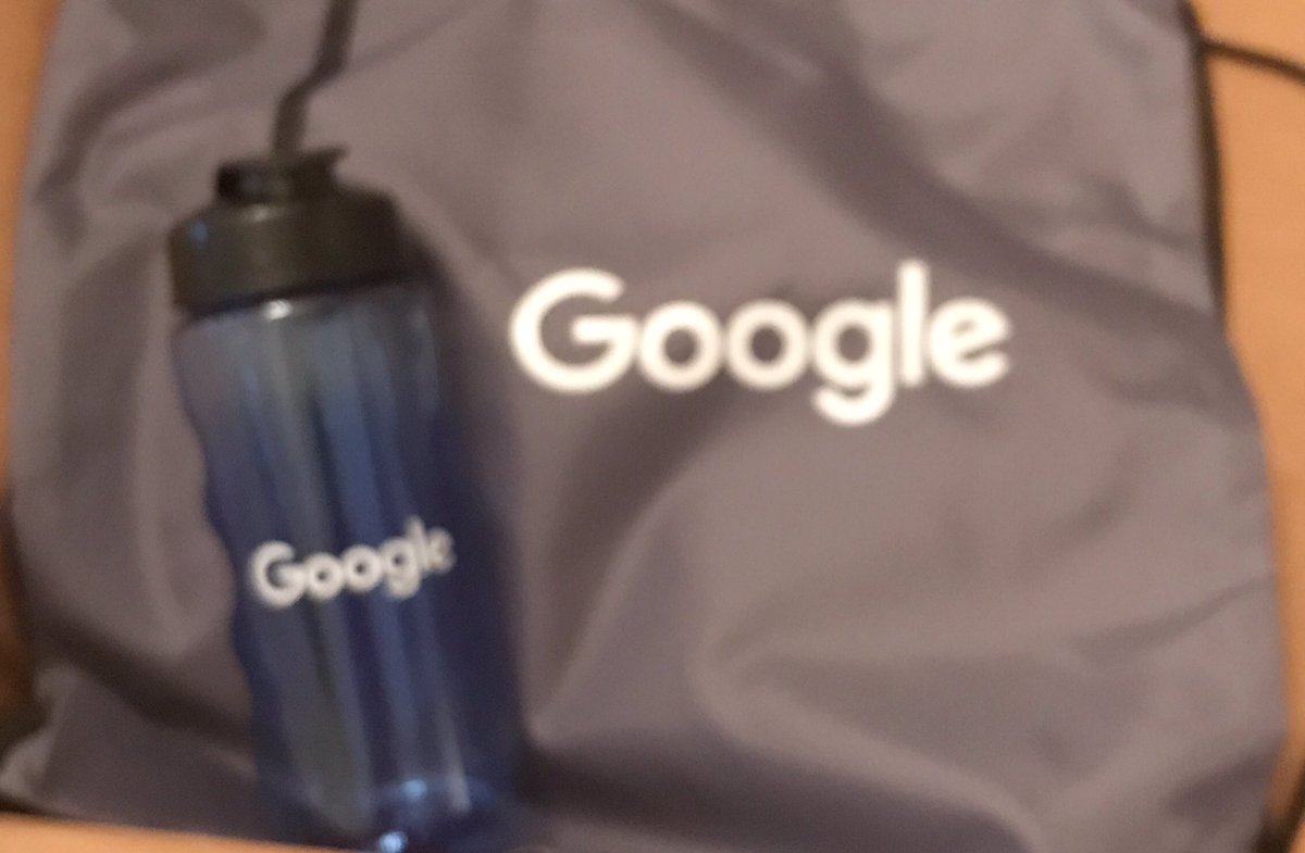 gdgCapRegion's tweet image. Swag bags #DevFestCR2017