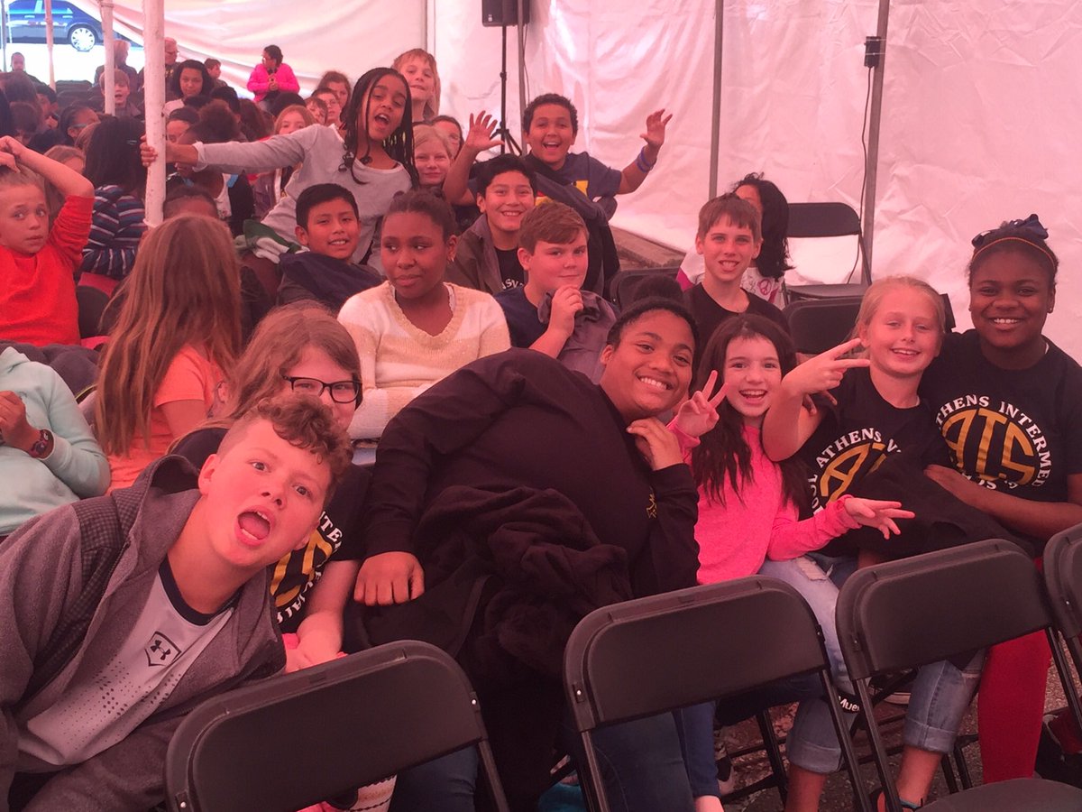 Anderson_beth81's tweet photo. Front row seats at The Storytelling Festival and sitting with the birthday boy! #AISProud https://t.co/YRZPPoM2Sh