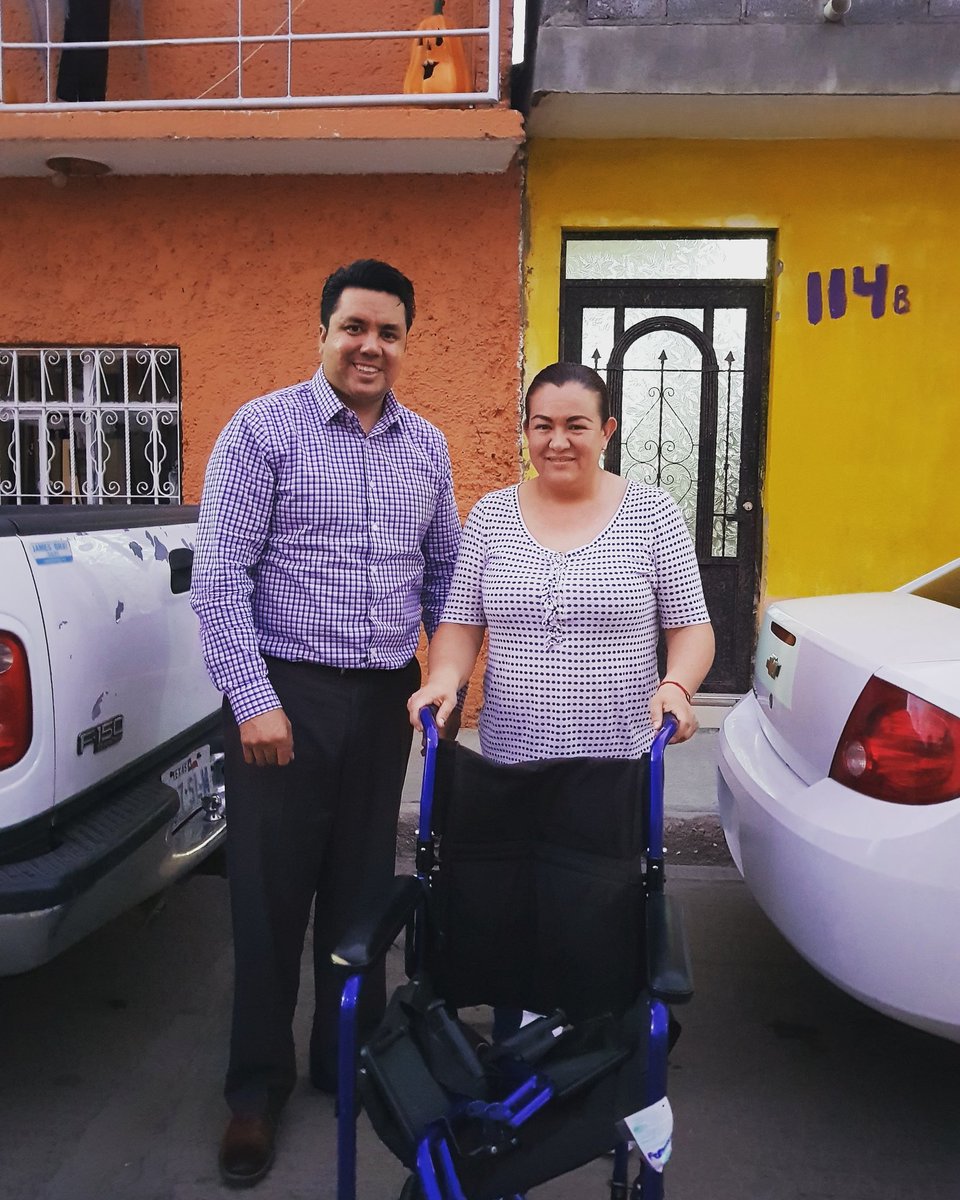 OmarCarreraP's tweet photo. Primero en #congreso @legislaturaZac y luego a seguir visitando amigas y dar respuesta a sus gestiones. #fllo https://t.co/ysMJLIjvU4