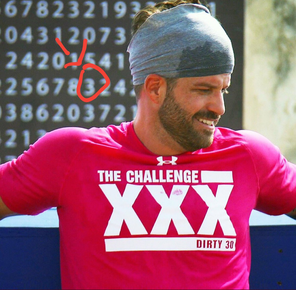 Samalamadingdo4's tweet photo. @MTVBananas @ChallengeMTV Number of challenges you lost in a row since screwing over @ImSarahRice https://t.co/yzVsgpea5U