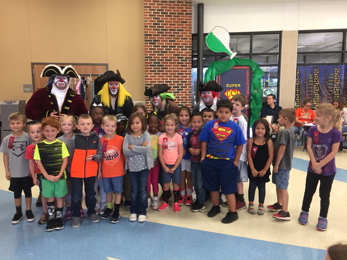 JKapchinski16's tweet photo. Thank you @brenham_fd for teaching us about Fire Safety today.. the kids LOVED it! #brenhamFD #AltonHeroes #AES #Firesaefty https://t.co/ui1fuQWS9l
