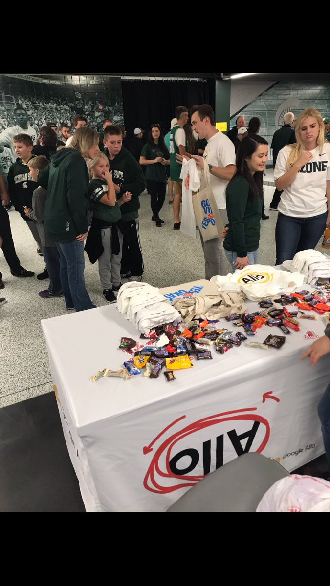 JohnLundwall's tweet photo. Interested in free food and Allo gear? Come stop by my booth in BCC this Friday, 2-4PM! #GoogleAllo #OnAllo #ad https://t.co/EWm0nEYTgY https://t.co/69YAsmdKBB