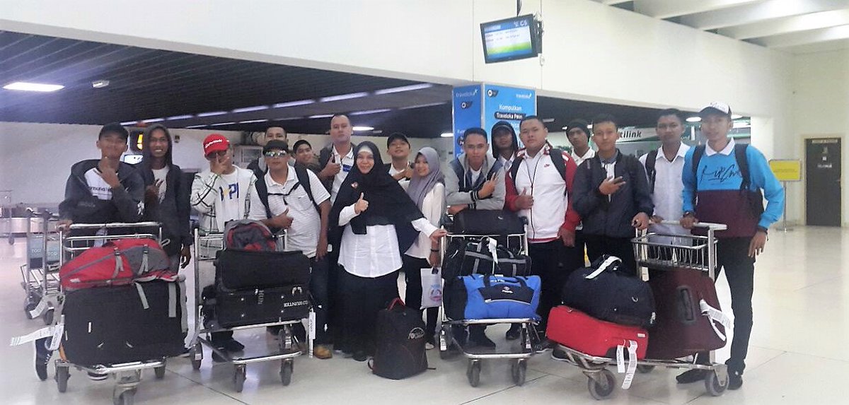 uptdblkibpp's tweet photo. Keberangkatan dan Pelatihan GRATIS Siswa UPTD BLKI Balikpapan 
ke BBPLK Serang ,Pelatihan Kejuruan otomasi industri dan otomasi PLC . https://t.co/Z1JmdbMBZ8