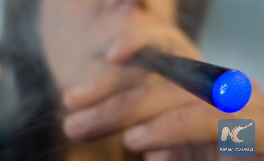 XHNews's tweet photo. #NewYork joins a growing list of U.S. states to ban #ecigarrette in workplaces https://t.co/4KglI6B7nZ