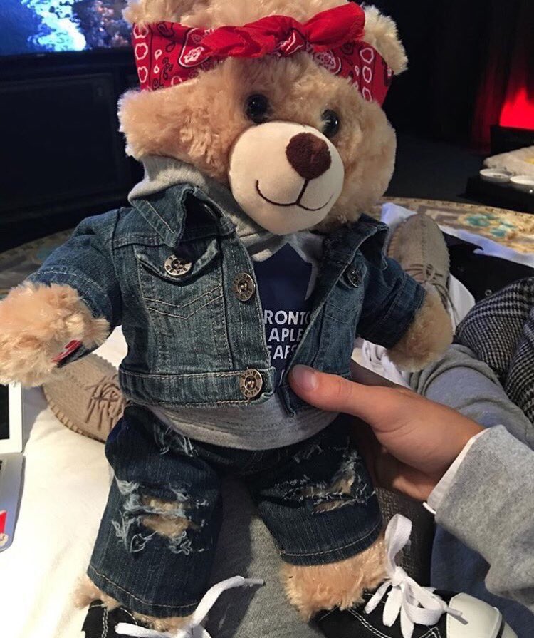 dwnlikesunsets's tweet photo. I forgot justin posted these pics last June now Ik were build a bear got the idea 🐻❤️ #bieberbear https://t.co/lmgudx25yM