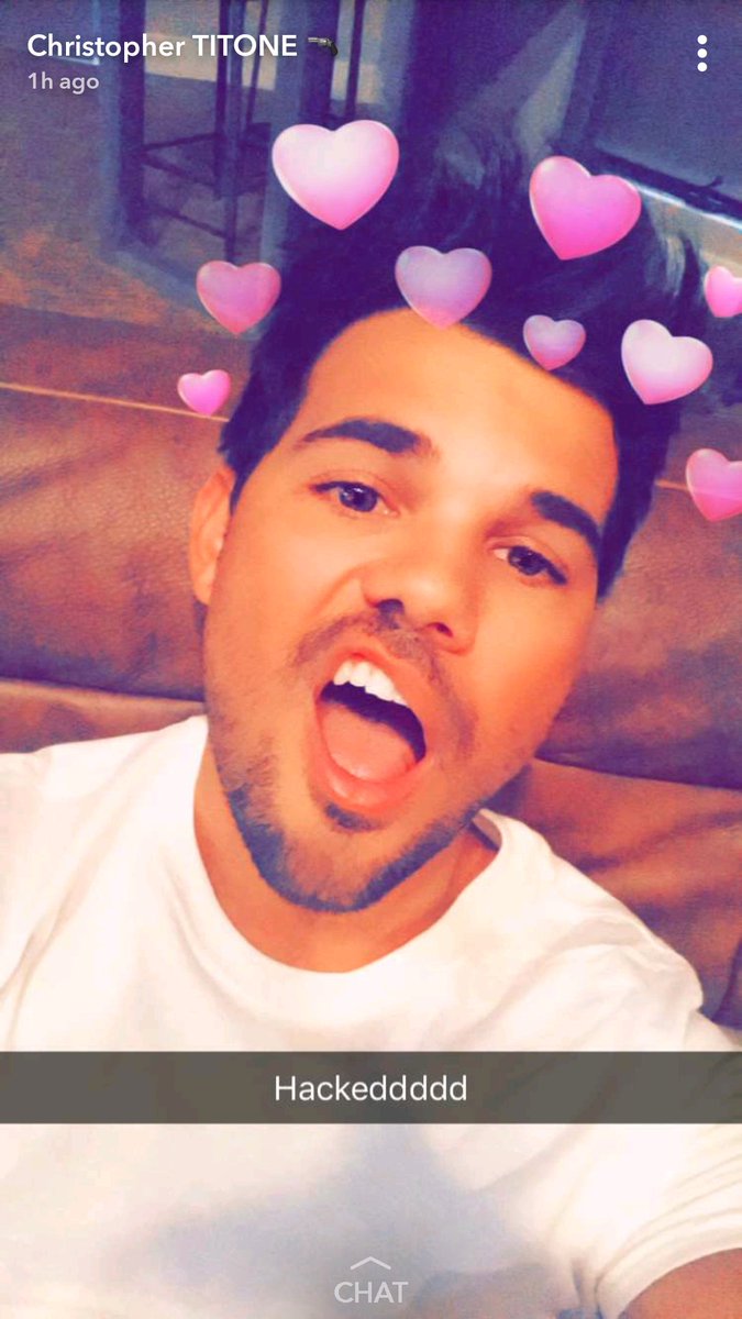 LautieforLife's tweet photo. Can he not 😭😭😭😭😭 he's so fucking cute https://t.co/Eu8Y4KBwpc