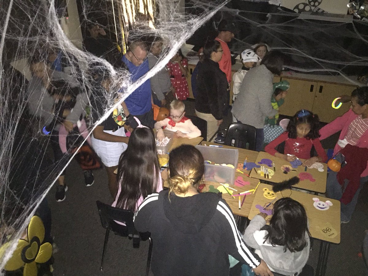 PlanoEastAVID's tweet photo. Paloween was a HUGE success ✅ THANK YOU for all our volunteers!!! Stay tuned for more Eastside AVID Updates!!!! https://t.co/IcUHjgURNz