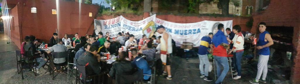 Tarde de fútbol, asado y chorizo a la pomarola con los compañeros de  6-7-19-42-45-66-151-181 
@RamonMuerzaSEC <a href="/aldecoto/">alberto aldeco</a> <a href="/SubOrganizacion/">jose medina</a>