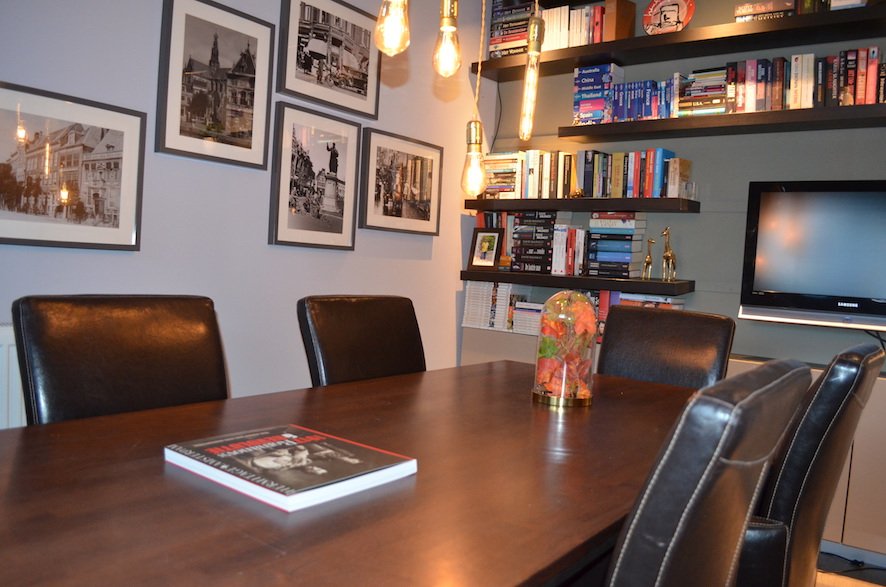 RelaxedVergader's tweet photo. Ontspannen #vergaderen in onze sfeervolle bibliotheek inclusief luxe lunch, € 37,50 per persoon. #hotel #haarlem https://t.co/v37LAn6wc5 https://t.co/DJ5P8tyWvy