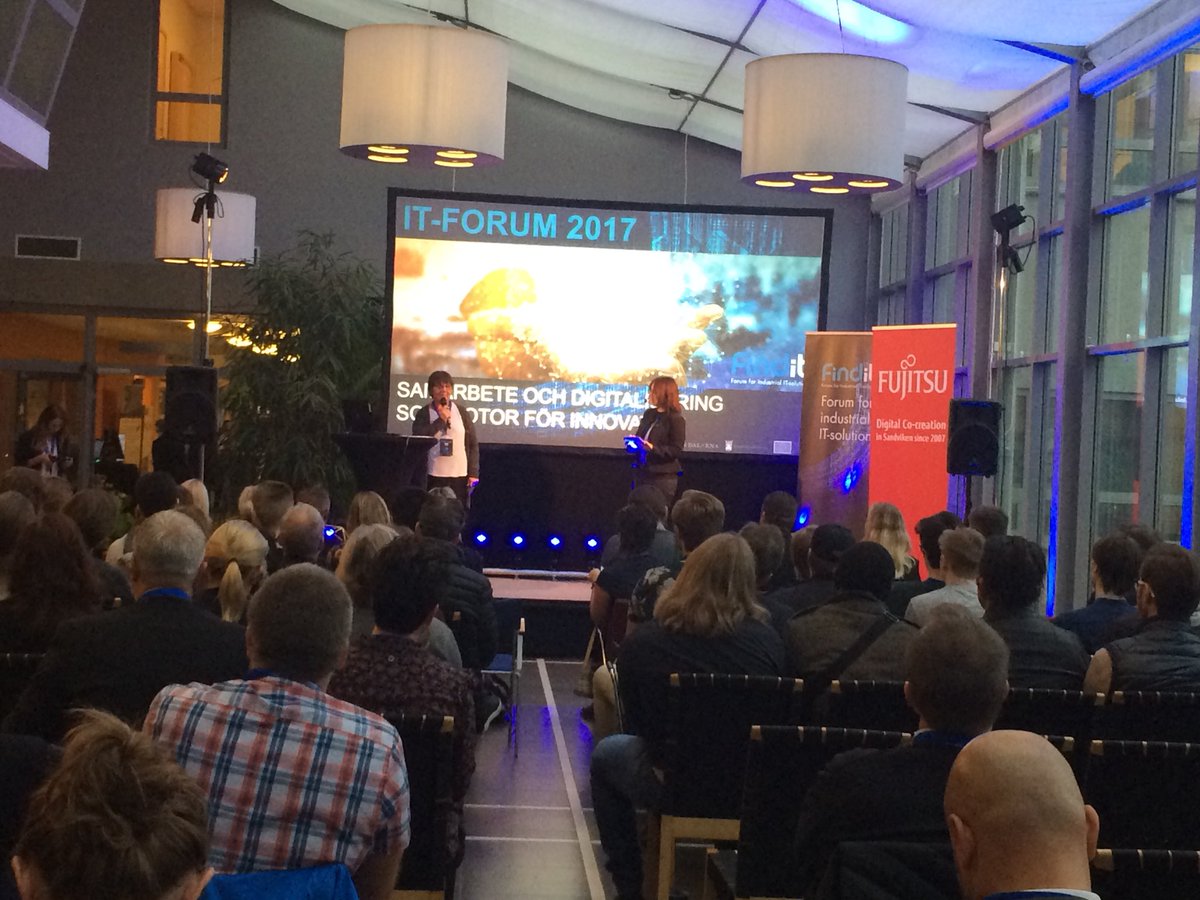 TeamFindIT's tweet photo. Nu kör vi! IT Forum 2017. Malin Rogström och Britta Haag hälsar välkommen. #itforum2017 https://t.co/cJn4Bi9Coi
