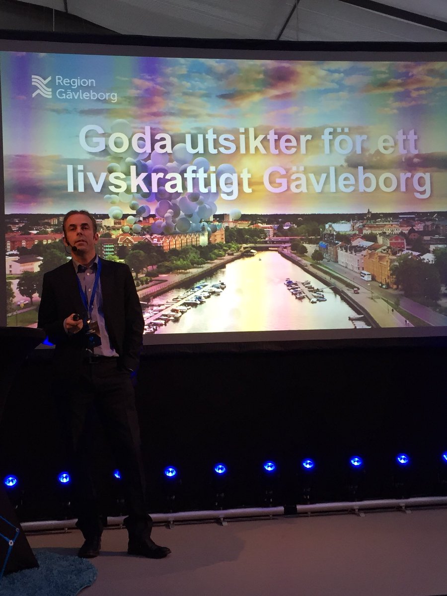 AnnSundelius's tweet photo. IT Forum 2017. Regiondirektör Johan Färnstrand invigningstalar https://t.co/u4X3SDpOOJ