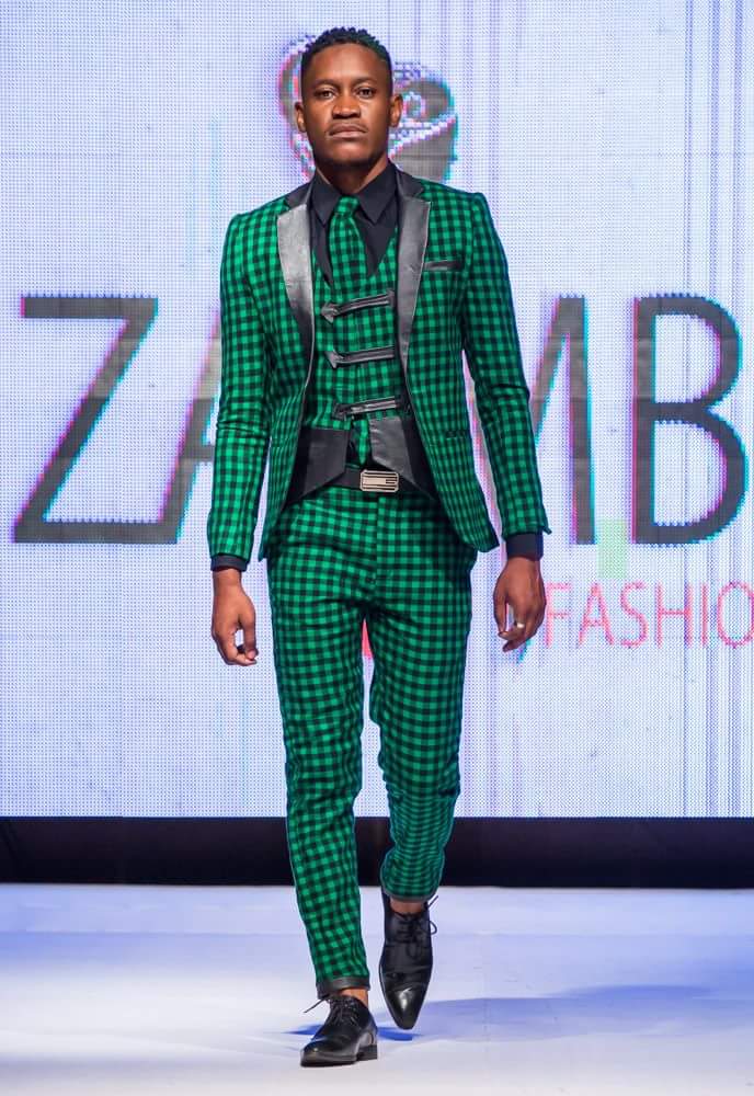 iambryo's tweet photo. New blogpost alert π¨
Go read my new blogpost about @zedfashionweek β¬
#ZedFw2017 #Zedfw
https://t.co/74tGsQfQOg https://t.co/tAolf4oJub