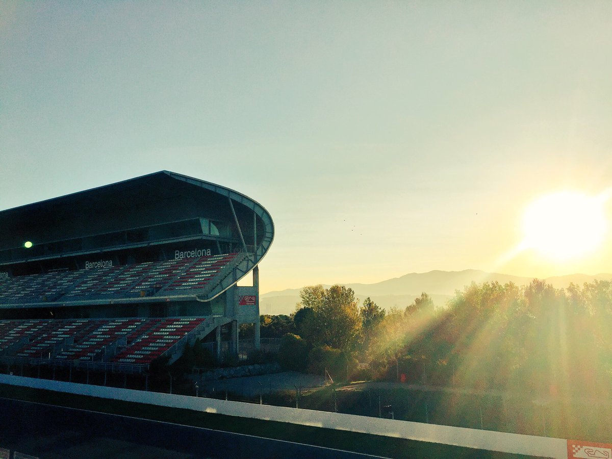 Circuitcat_es's tweet photo. Buenoos días!!!! ¿Preparados? #F1 https://t.co/7zLDH0K49u