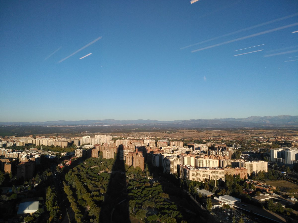 laliopardal's tweet photo. Hoy en la Torre de Cristal escuchando sobre LOPD https://t.co/3cHyTiRbJH