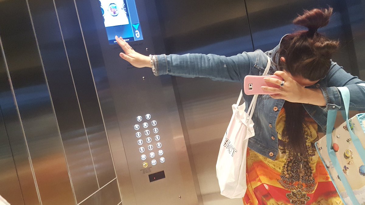 kittycanteven's tweet photo. 5:01pm didn't happen, but... KITTY OUT! SEE U ALL @ @PAXAus YEW!
#ByeFelicia #victorydab
Party time w/ @PixelPartyAU & internet pals IRL 🎉 https://t.co/wuloYlFTEZ
