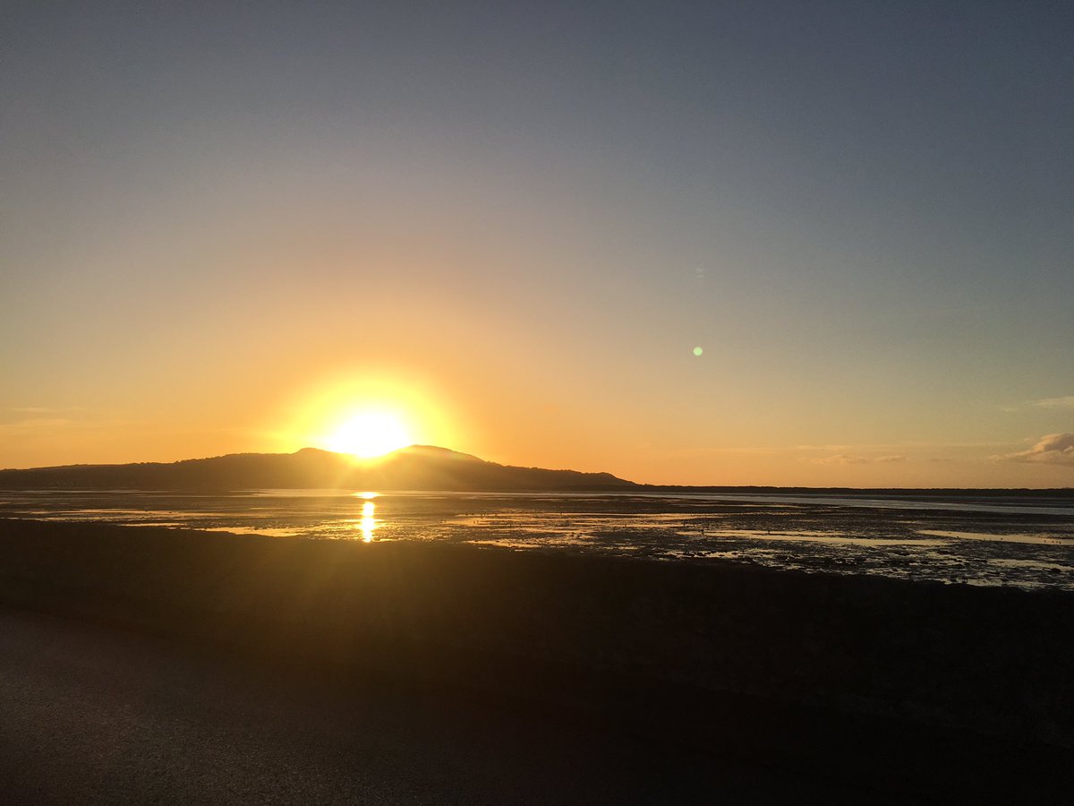 Sunrise over Howth right now. Good morning! #howth