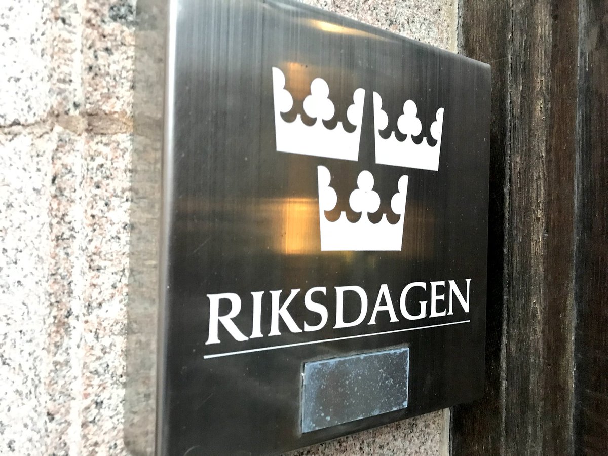 DrUEriksson's tweet photo. In the Swedish parliament to present insights on health-enhancing transport, from the @EUPASTA project! With @ErikStigell ✨ #EUPASTA https://t.co/UmyC7EFrMw