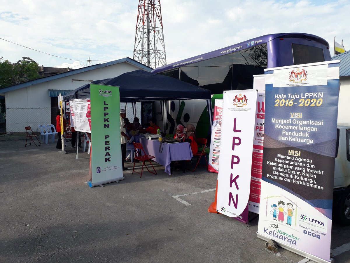 LPPKN_Perak's tweet photo. 25-10-17.PROGRAM PEMUKIMAN YAB MENTERI BESAR PERAK &amp; PROGRAM WOW DI PASAR BESAR AWAM BERUAS https://t.co/Y3QFpMXmHu