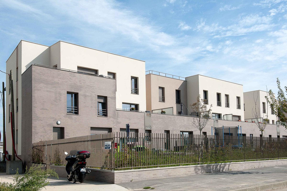 PERL_Immo's tweet photo. #FocusProgramme reste en @iledefrance &amp; part à @Saintcyrlecole pr vs faire découvrir "Domaine du Trident", réalisé par @Bouygues_Immo (1/2) https://t.co/neSGTptq5v