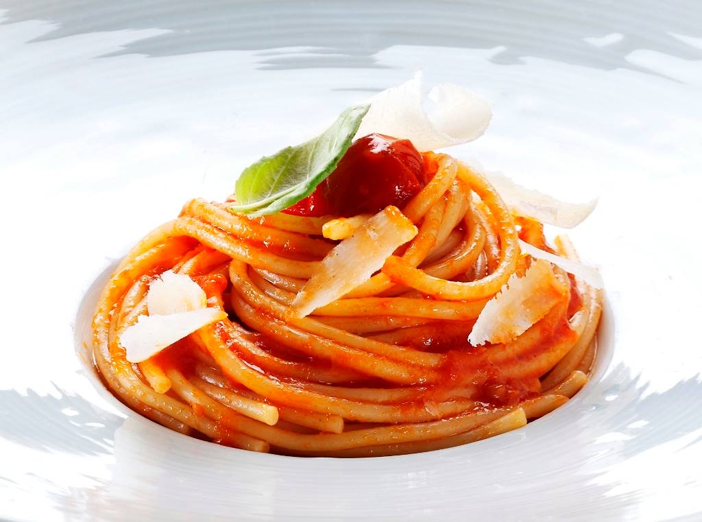IlGustoit's tweet photo. Gli #Spaghetti al pomodoro sono un piatto universale che unisce semplicità, gusto, benessere, convivialità! Buon #WorldPastaDay #WeLovePasta https://t.co/03blPZbNdi