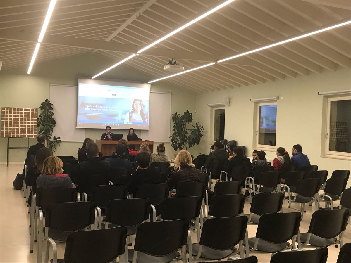casa_studente's tweet photo. La serata di presentazione a #Cellatica con Alice e Fabrizio #ilovecds #ripetizioni #doposcuola https://t.co/akUwxvVjKT