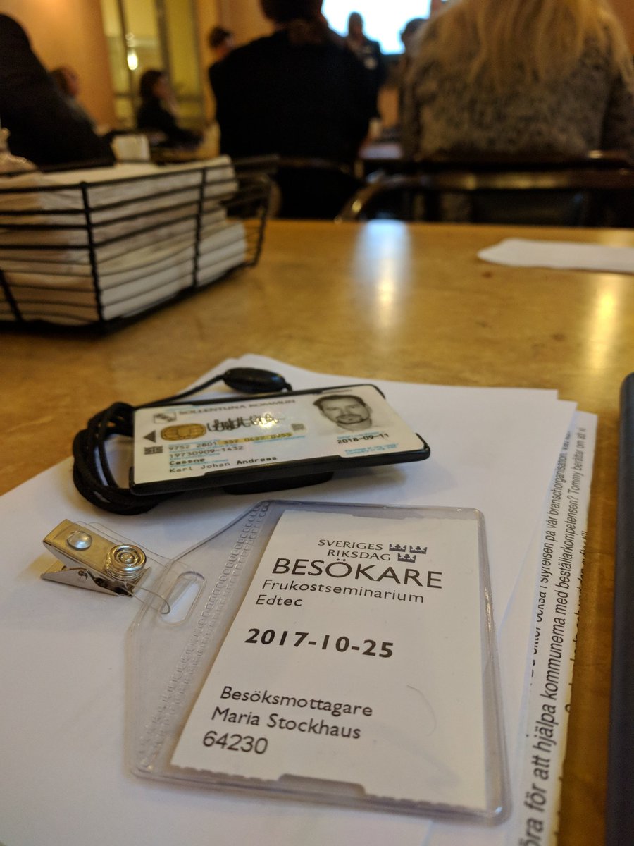 Pratar digitalisering och delar med av Sollentunas erfarenheter om upphandlingar av pedagogiska system i skolan #solskol #EdTechSweden