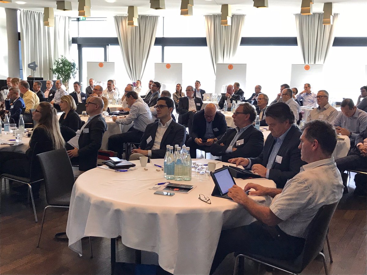 finance_live's tweet photo. #blockchain an einem Tag in Rüschlikon mit vollem Haus #efblockchain https://t.co/HkAJjNJZGf