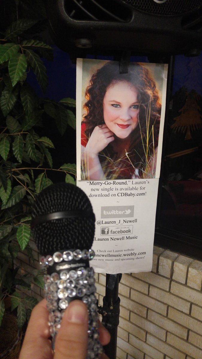 Lauren_J_Newell's tweet photo. #Showtime !!!🎶 #singer #songstress #singersongwriter #countrymusic #gems #rhinestonecowgirl #bedazzledmic #cdbaby #followme #merrygoround https://t.co/gSeVJT7Qqv